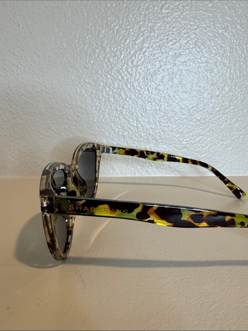 SHADYRAYS Shady Rays Tortoiseshell Cat-Eye Sunglasses - Black Lenses Polarized - Picture 4 of 5